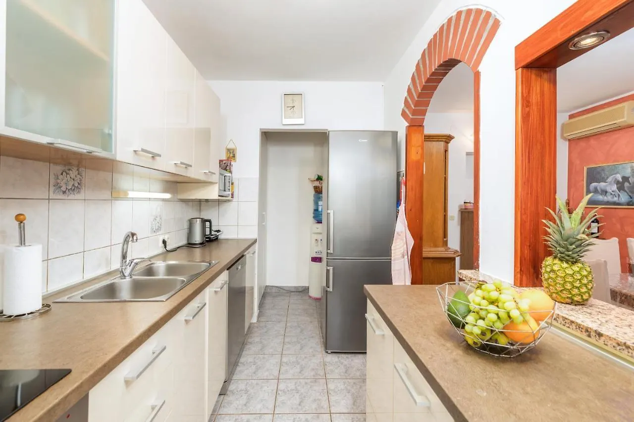 Mimi Apartment Pula