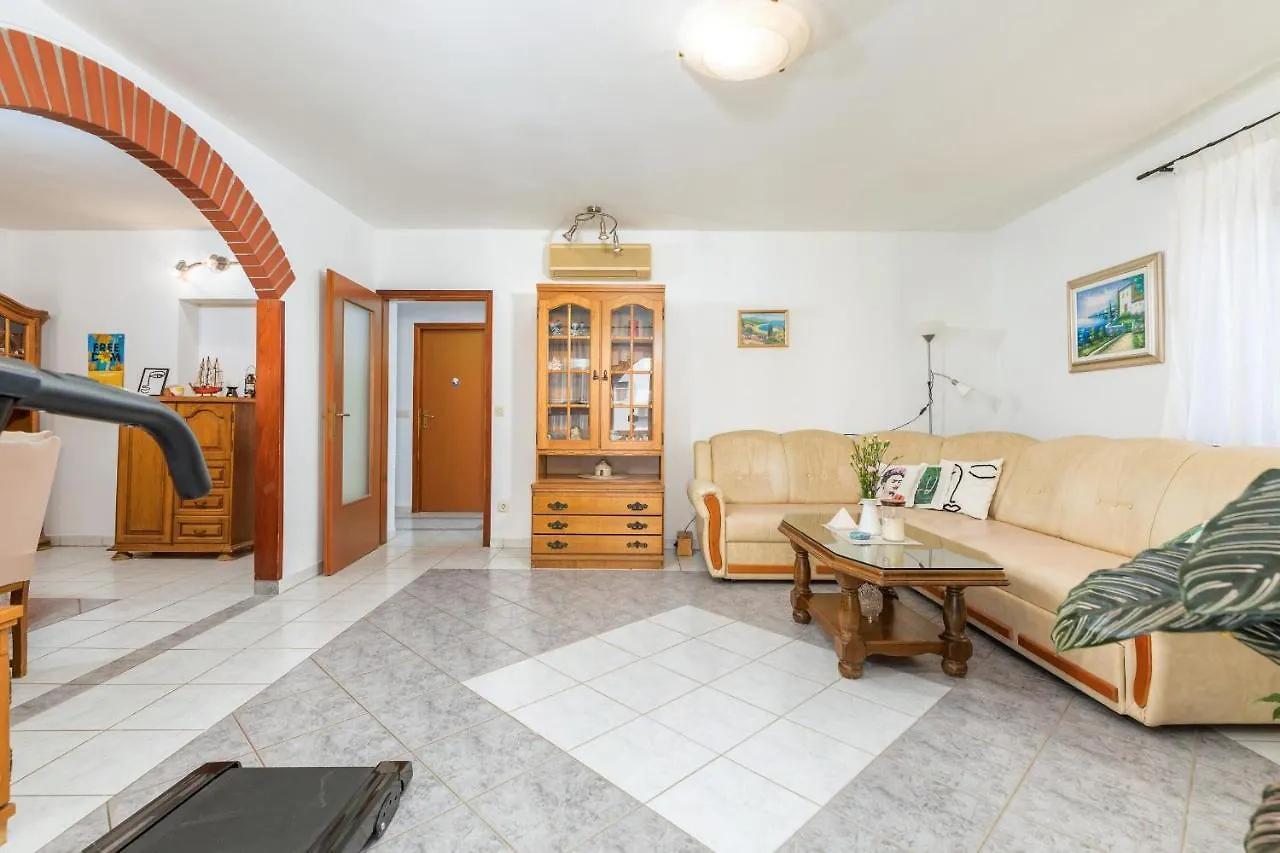 Mimi Apartment Pula