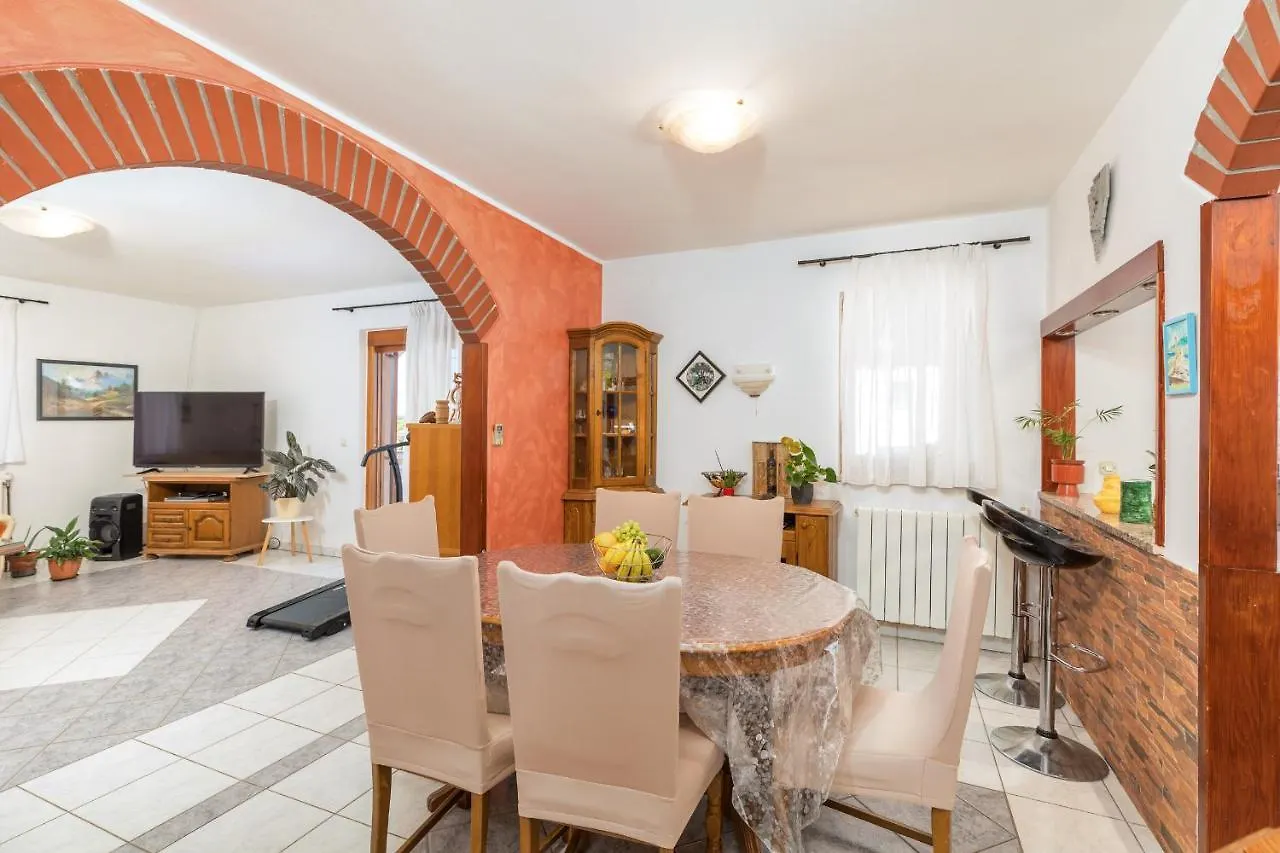 Mimi Apartment Pula