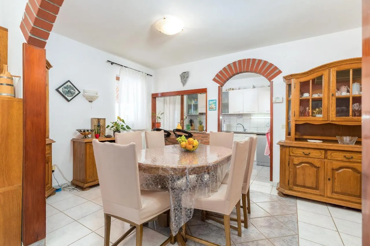Mimi Apartment Pula