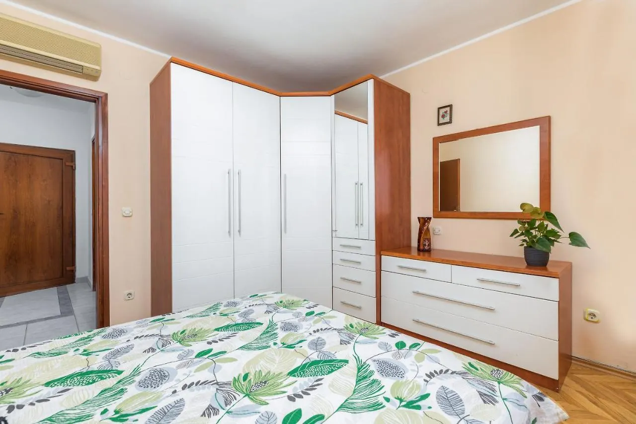 Mimi Apartment Pula 0*,  Croatia